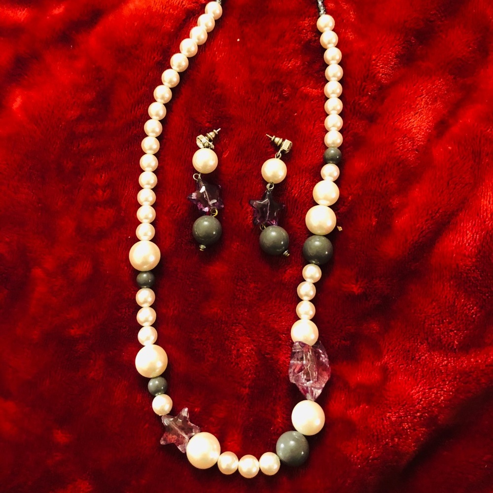 Necklaces and earrings 🖤🤍